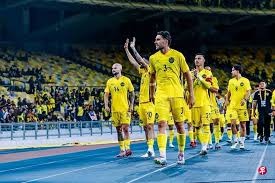 骑车危险行为引热议，功德木鱼再破碎